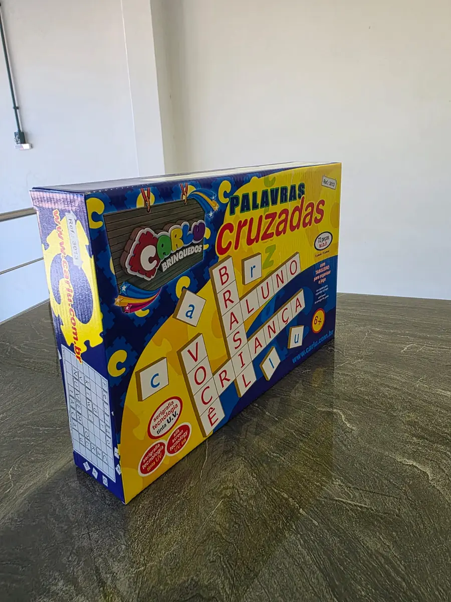 Caixa para jogo de palavras cruzadas